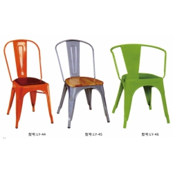 勝芳休閑椅批發(fā) 現(xiàn)代簡(jiǎn)約 靠背椅子 簡(jiǎn)約咖啡廳桌椅 北歐休閑 創(chuàng)意凳子 美式復(fù)古 鐵藝椅子 休閑桌子伊姆斯餐鐵絲椅 鐵線椅 鐵皮椅 椅子 林億家具