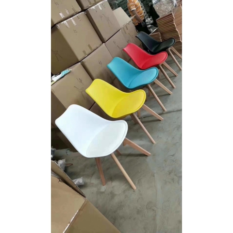 勝芳家具批發(fā)咖啡椅 伊姆斯 創(chuàng)意椅 塑料凳 設計師椅 時尚簡約 休閑椅 伊姆斯椅子 餐廳家具 書房家具 休閑家具 扣椅 創(chuàng)贏家具