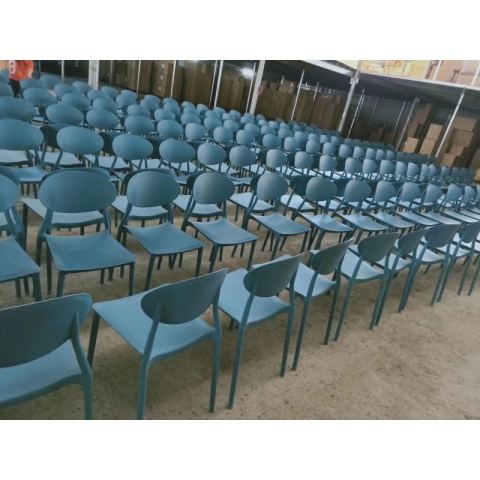 勝芳家具批發(fā)咖啡椅 伊姆斯 創(chuàng)意椅 塑料凳 設(shè)計(jì)師椅 時(shí)尚簡(jiǎn)約 休閑椅 伊姆斯椅子 餐廳家具 書房家具 休閑家具 扣椅 創(chuàng)贏家具