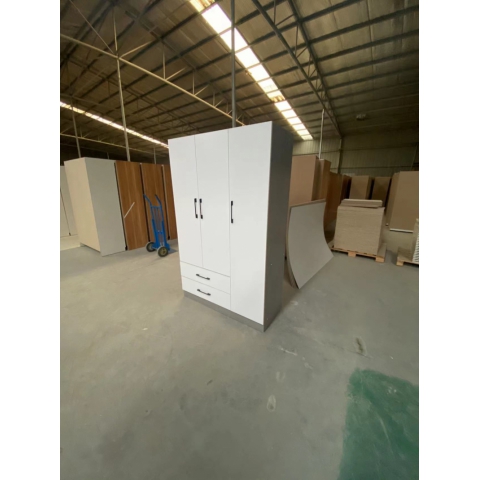 勝芳家具 家具批發(fā) 實木衣柜 三門外開衣柜 兩門外開衣柜 兩層三門衣柜 三門內(nèi)開衣柜 臥室家具 坤融家具