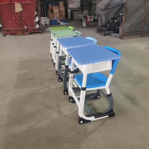 【嘉琪家具】環(huán)保C型法式升降課桌椅，質(zhì)保五年，31斤重，庫存8000套！