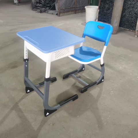 【嘉琪家具】環(huán)保C型法式升降課桌椅，質(zhì)保五年，31斤重，庫存8000套！